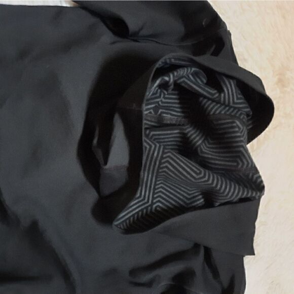 NWOT Under Armour Cold Gear Base Layer Hoodie - Picture 10 of 10